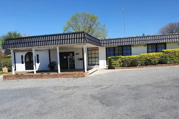 Welcome to the Golden Chain family, Nikhil and the team at  Tally Ho Motor Inn 